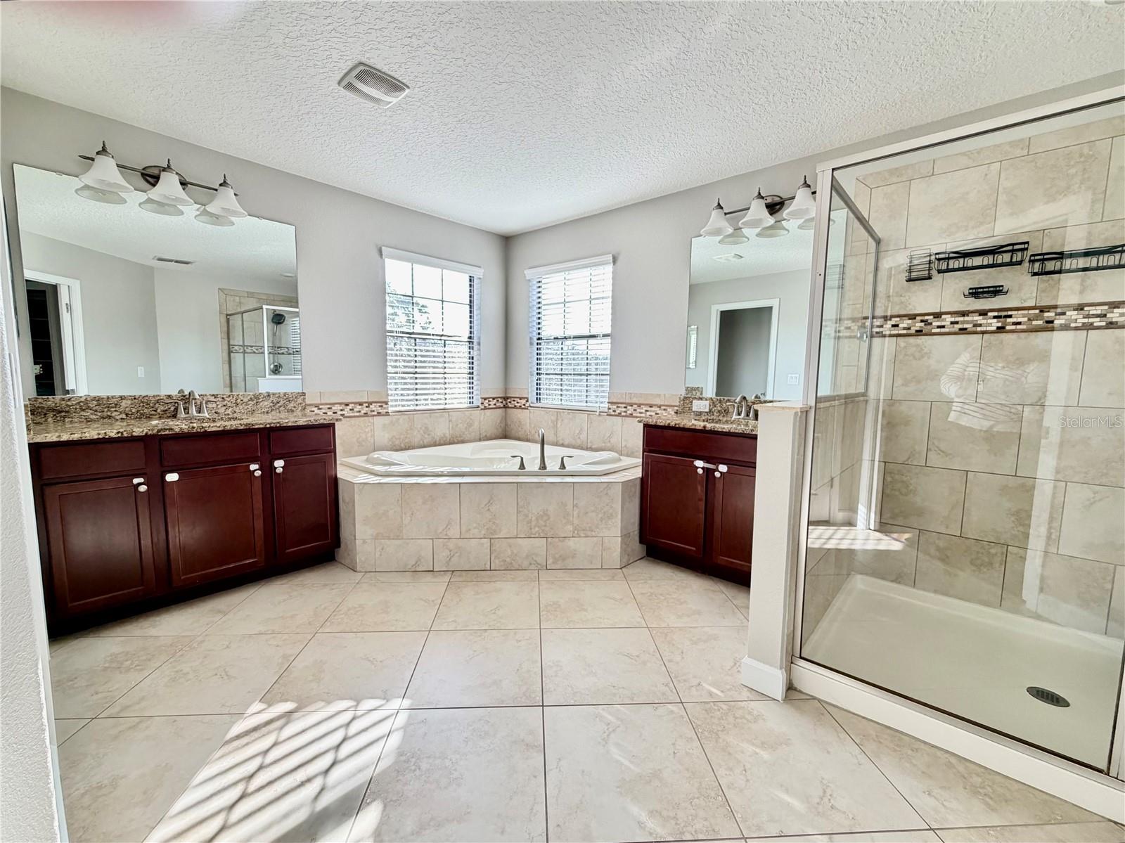 Image 28 of 33 For 2069 Nerva Road