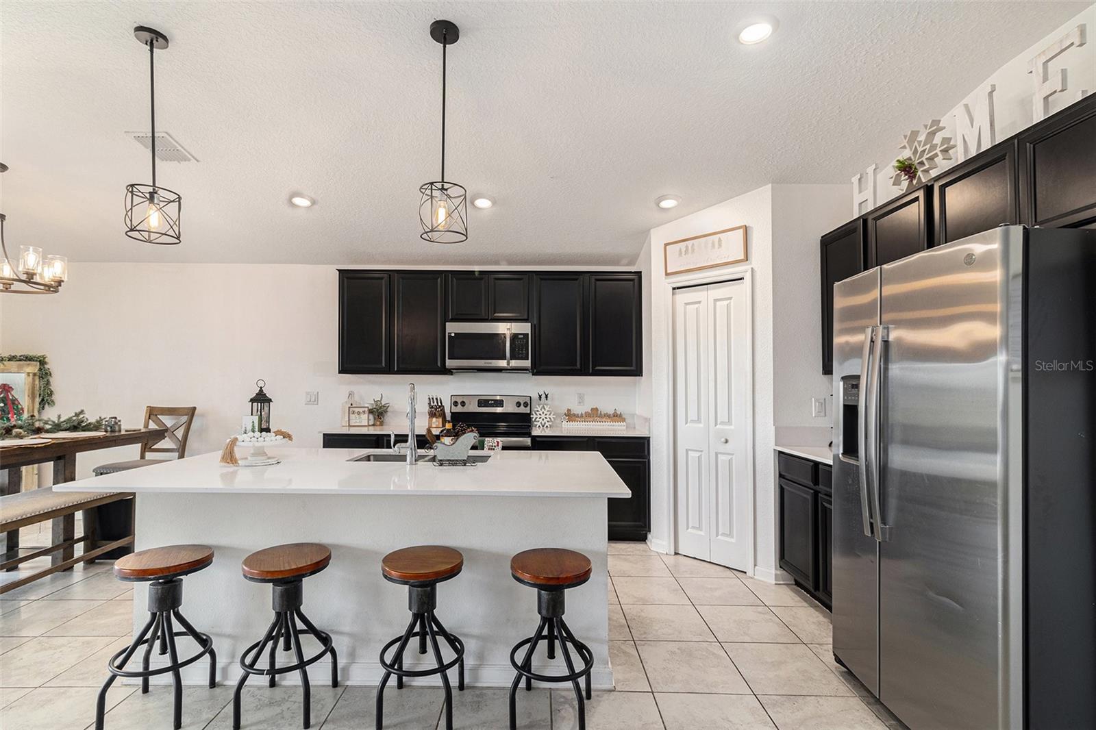 Image 12 of 31 For 212 Pineywoods Street