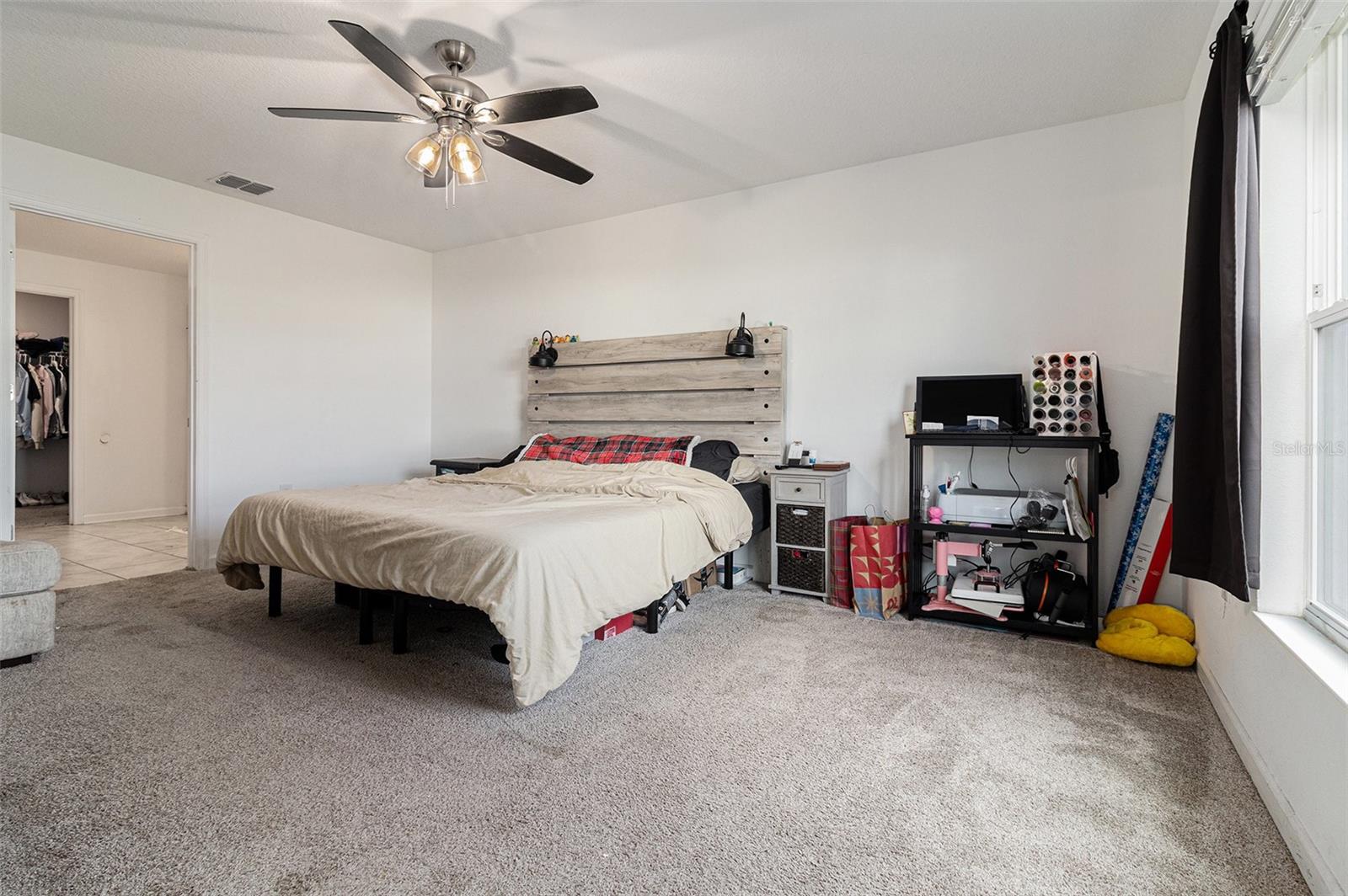 Image 18 of 31 For 212 Pineywoods Street