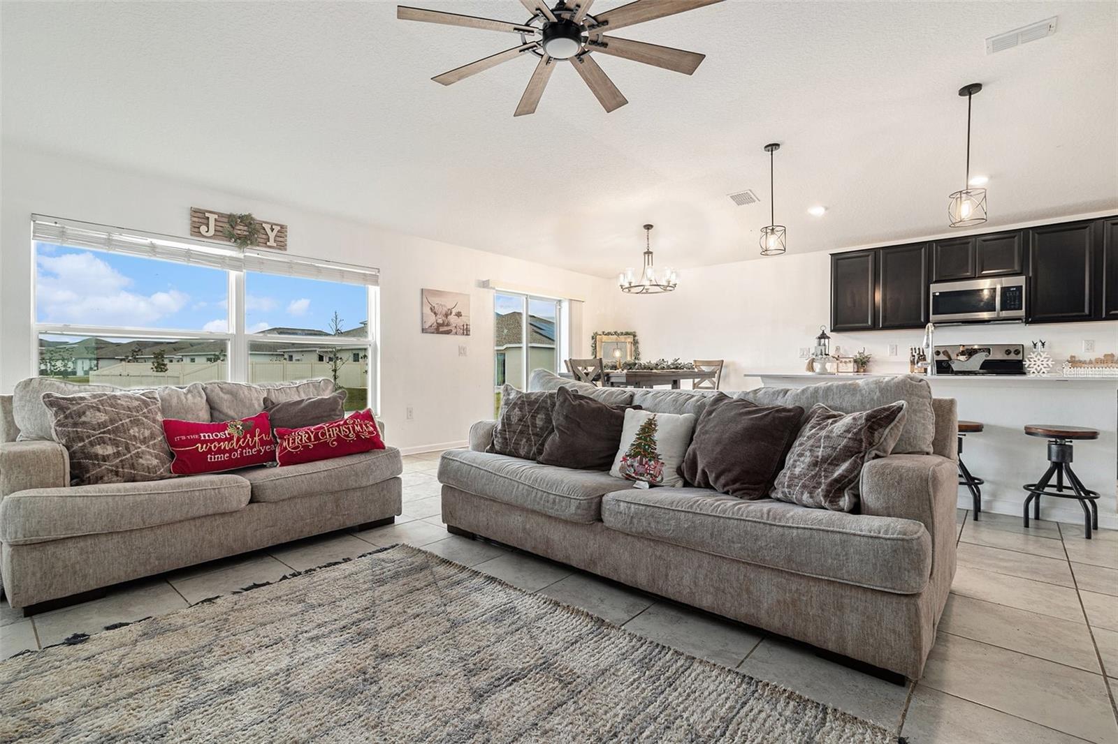 Image 2 of 31 For 212 Pineywoods Street