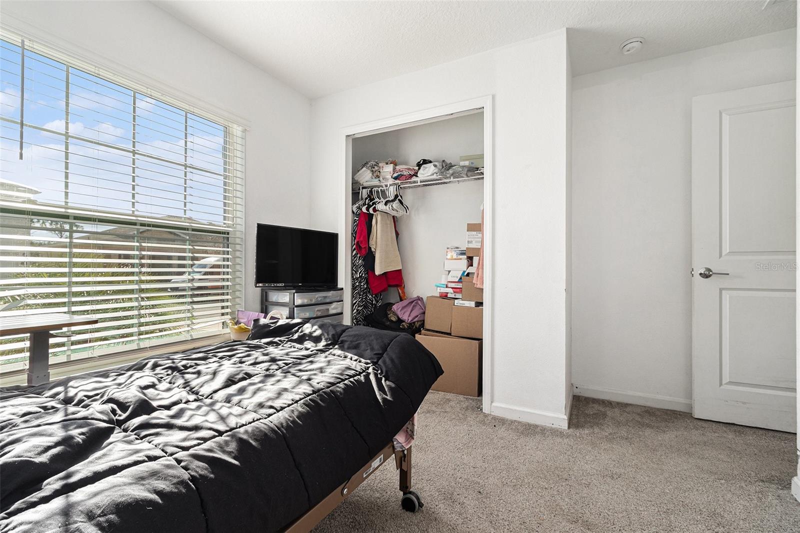 Image 23 of 31 For 212 Pineywoods Street