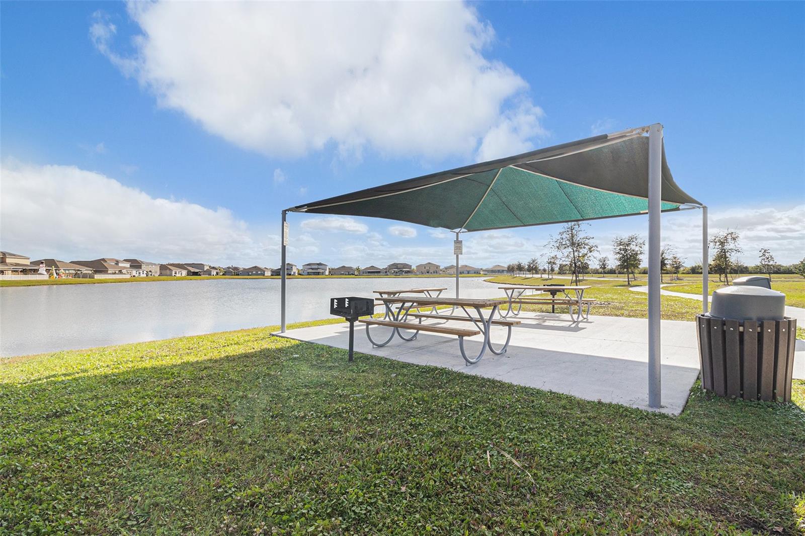 Image 26 of 31 For 212 Pineywoods Street