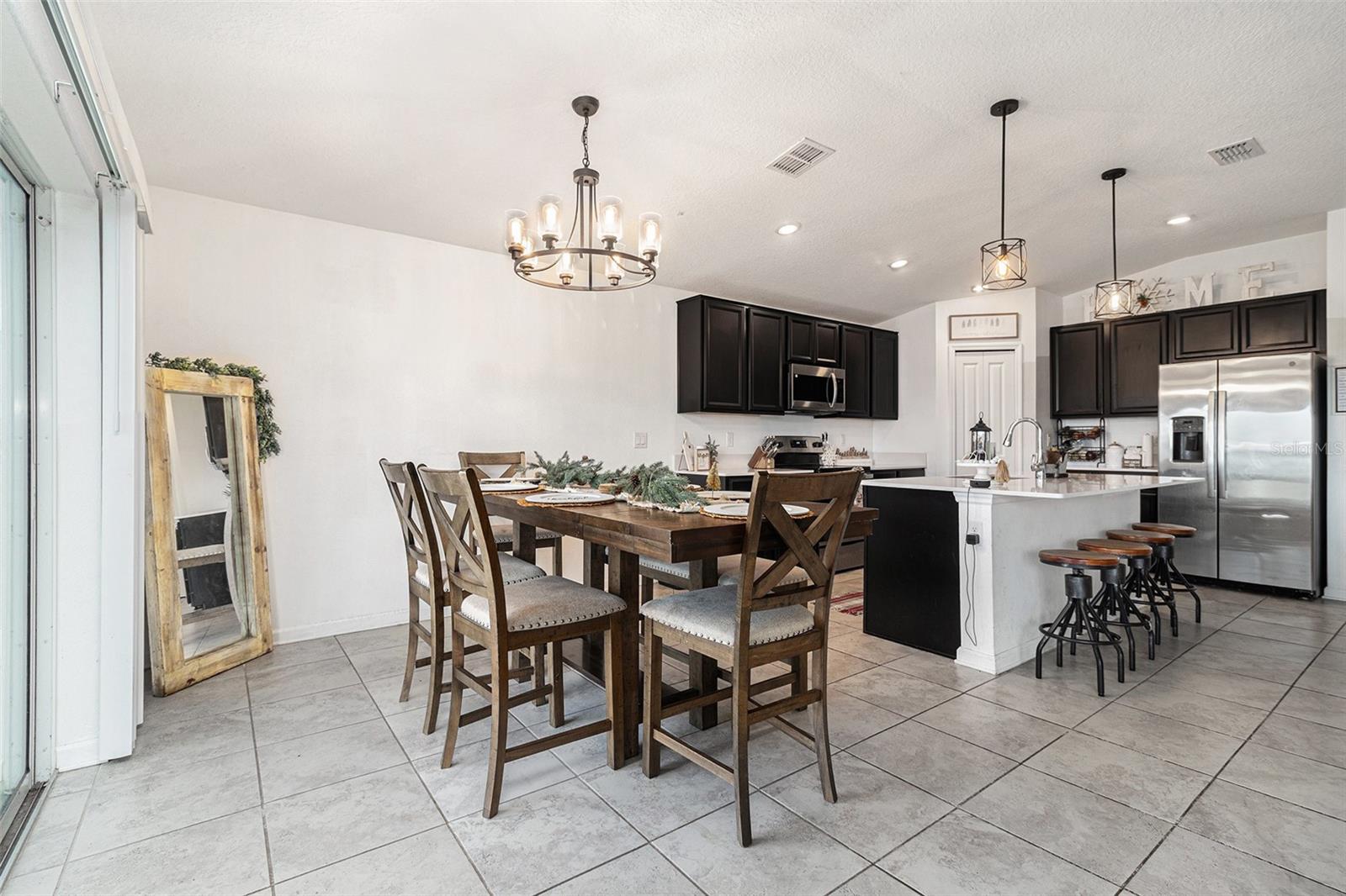 Image 6 of 31 For 212 Pineywoods Street