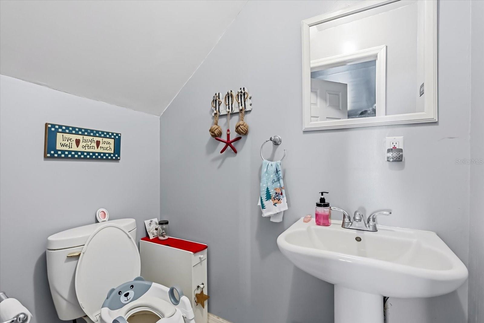 Image 13 of 17 For 418 Glenn Road