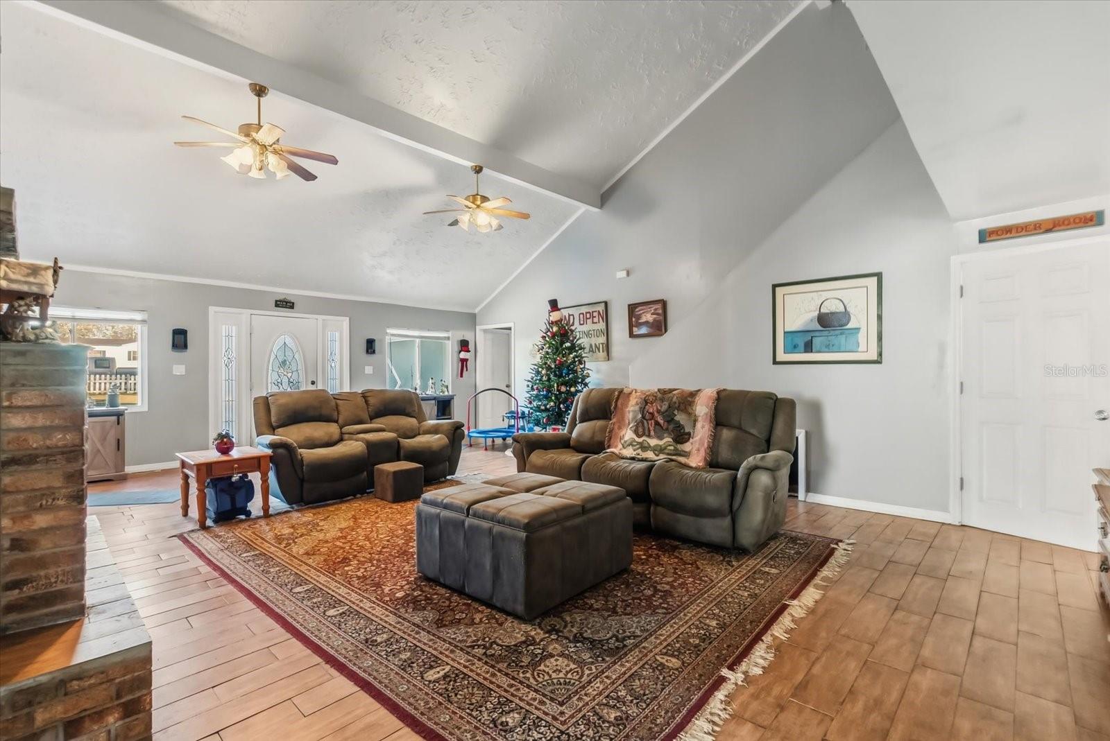 Image 2 of 17 For 418 Glenn Road