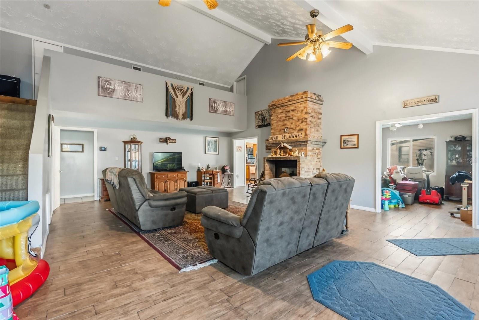 Image 6 of 17 For 418 Glenn Road