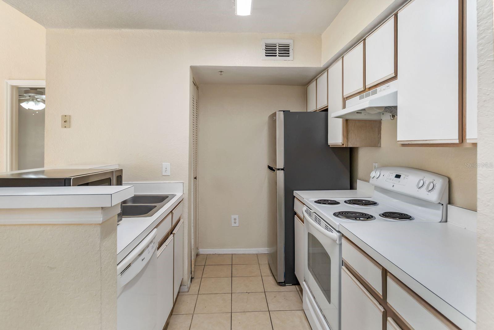 Image 14 of 30 For 2217 Grand Cayman Court 1237