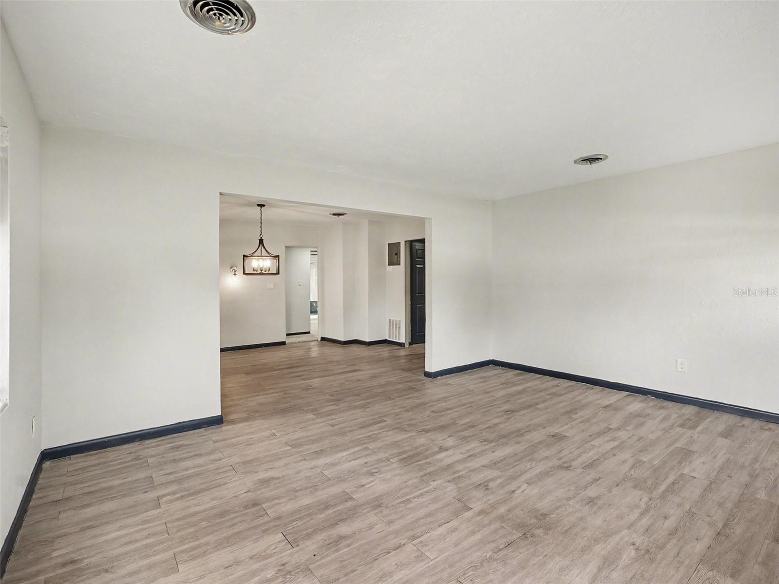 Image 7 of 29 For 6036 Dogwood Drive