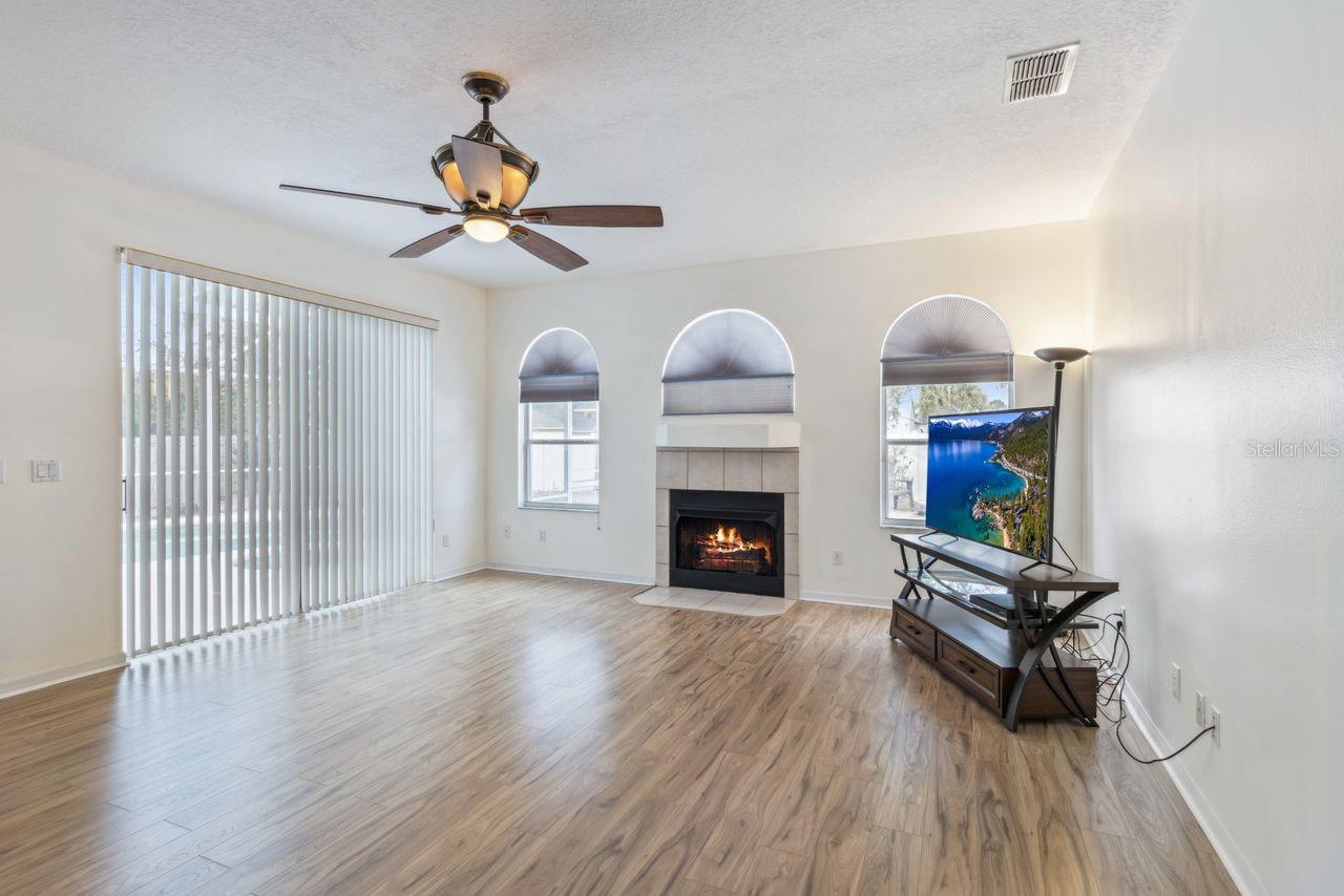 Image 10 of 43 For 4489 Saddleworth Circle