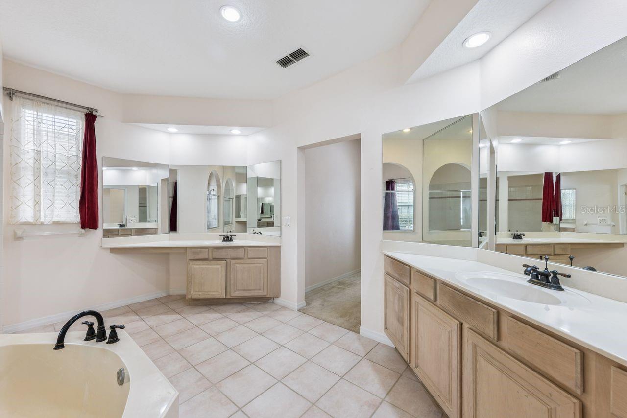 Image 22 of 43 For 4489 Saddleworth Circle