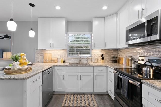 Image 31 of 56 For 14009 Dominion Court