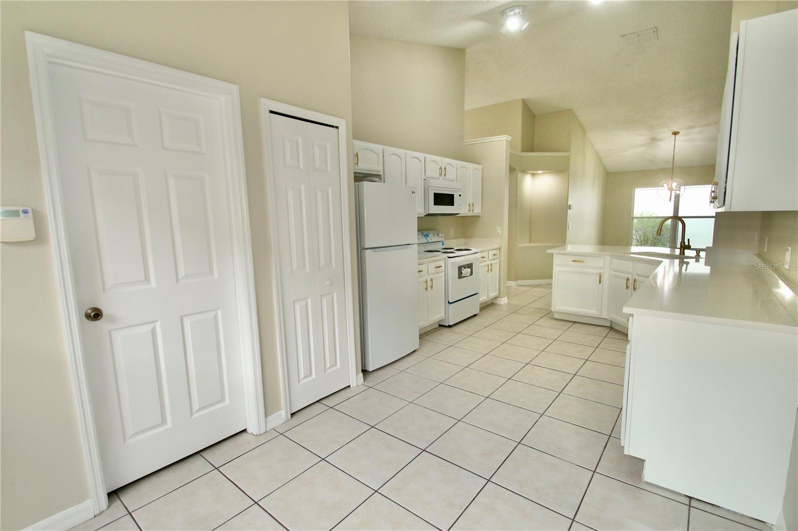 Image 17 of 43 For 1207 Greenley Avenue