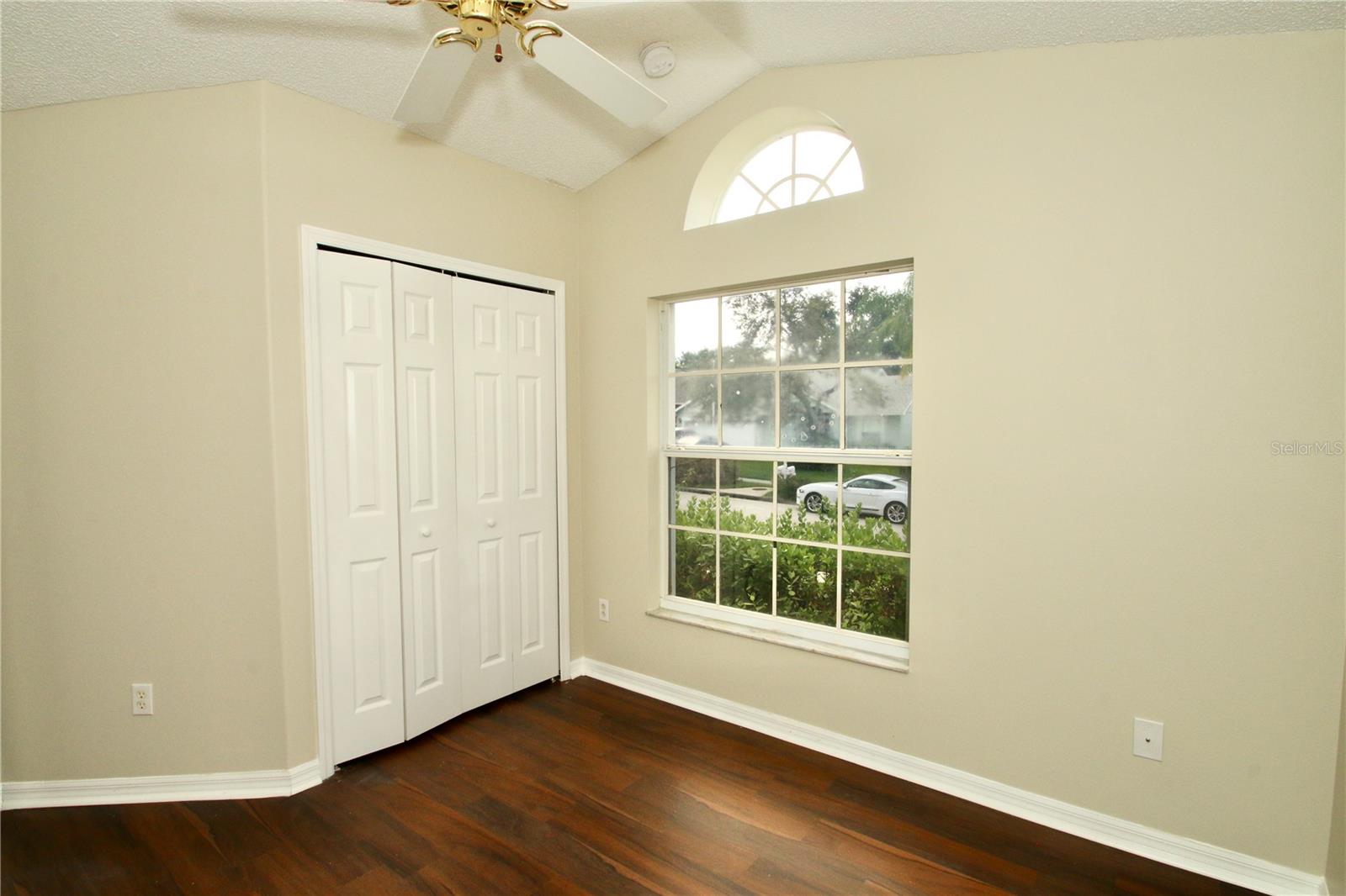 Image 24 of 43 For 1207 Greenley Avenue