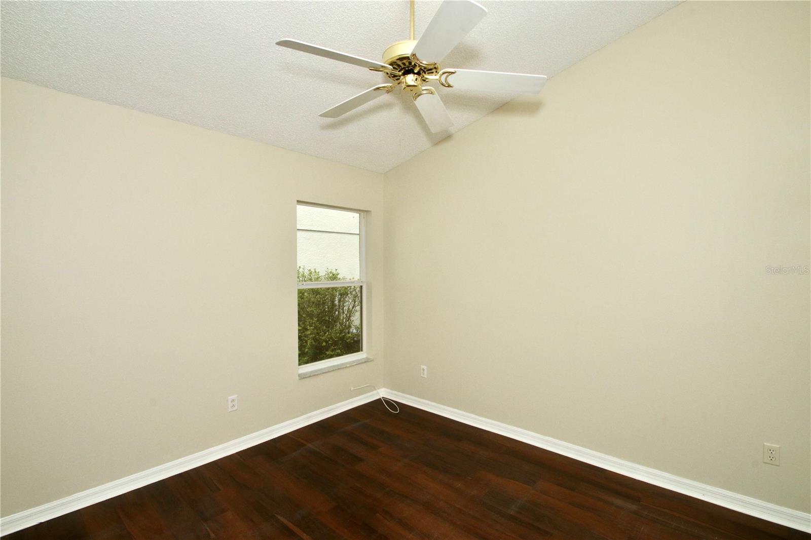 Image 25 of 43 For 1207 Greenley Avenue