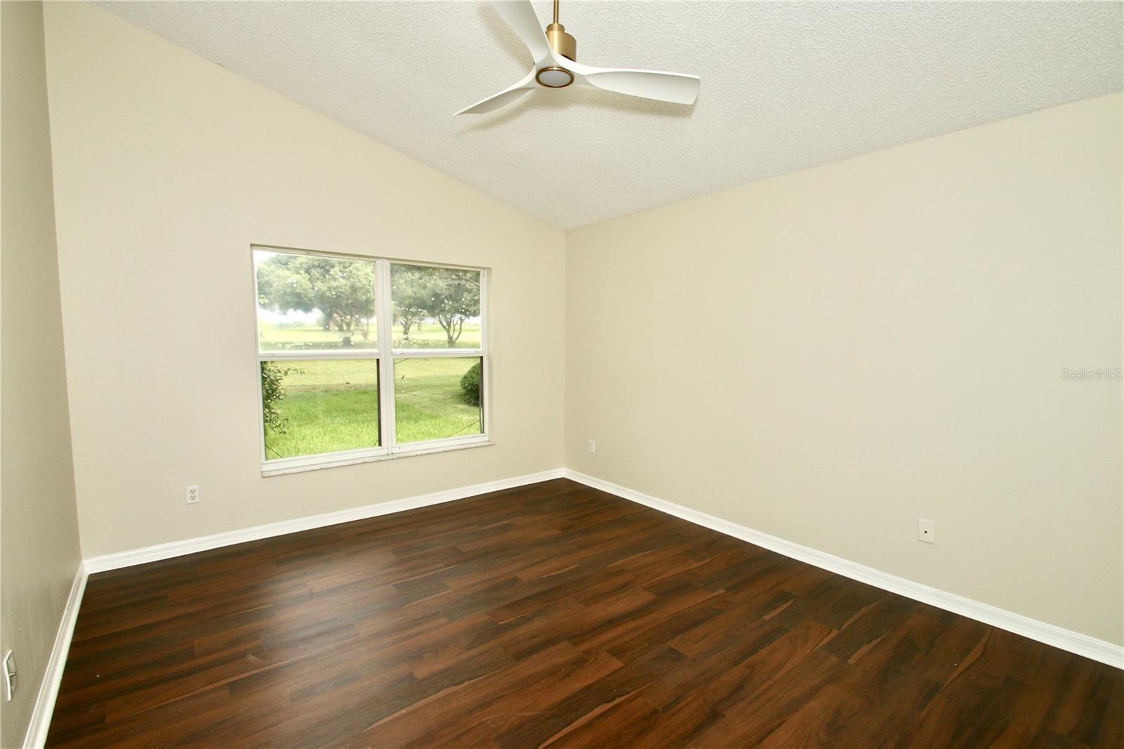 Image 29 of 43 For 1207 Greenley Avenue