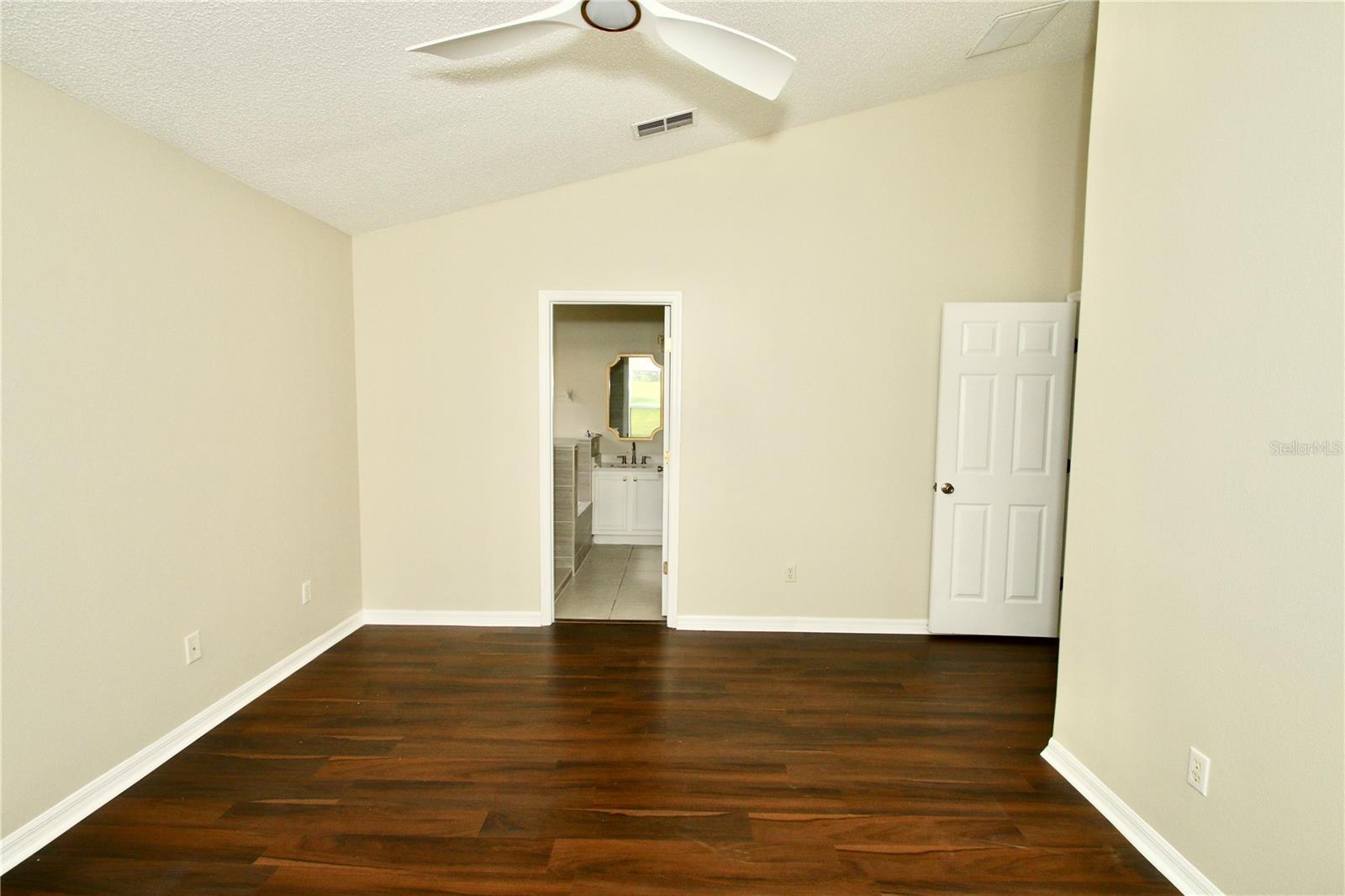 Image 32 of 43 For 1207 Greenley Avenue