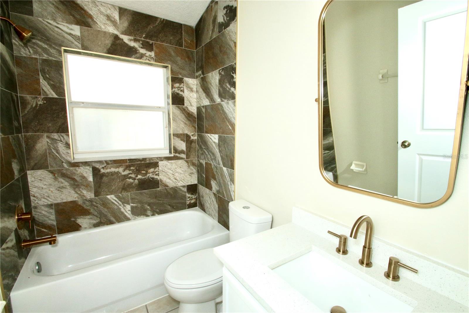 Image 6 of 43 For 1207 Greenley Avenue