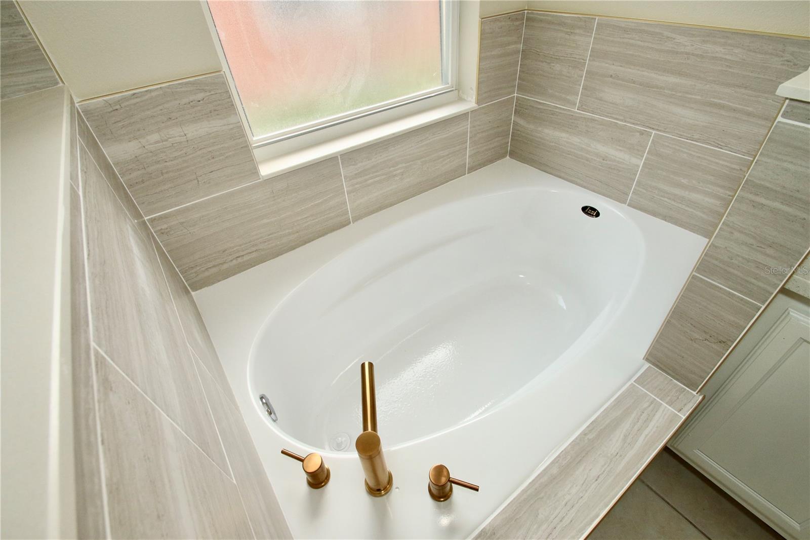 Image 8 of 43 For 1207 Greenley Avenue