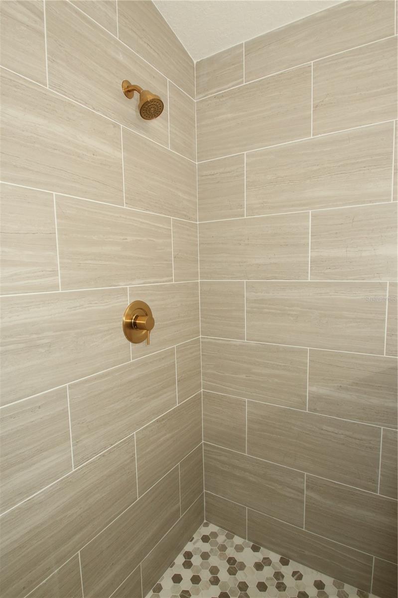 Image 9 of 43 For 1207 Greenley Avenue