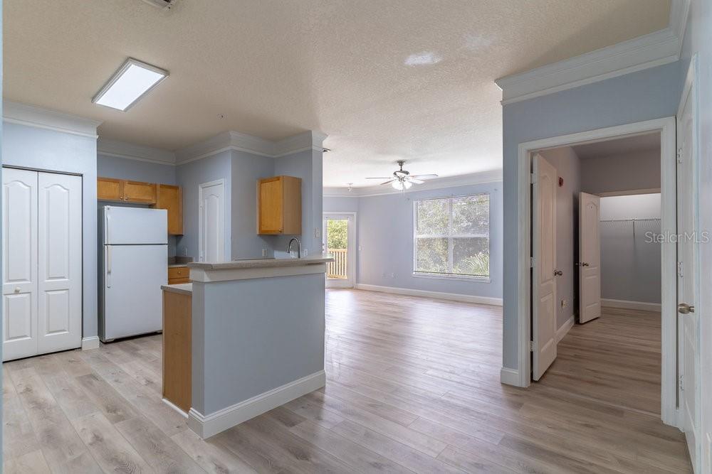 Image 2 of 23 For 8848 Villa View Circle 304