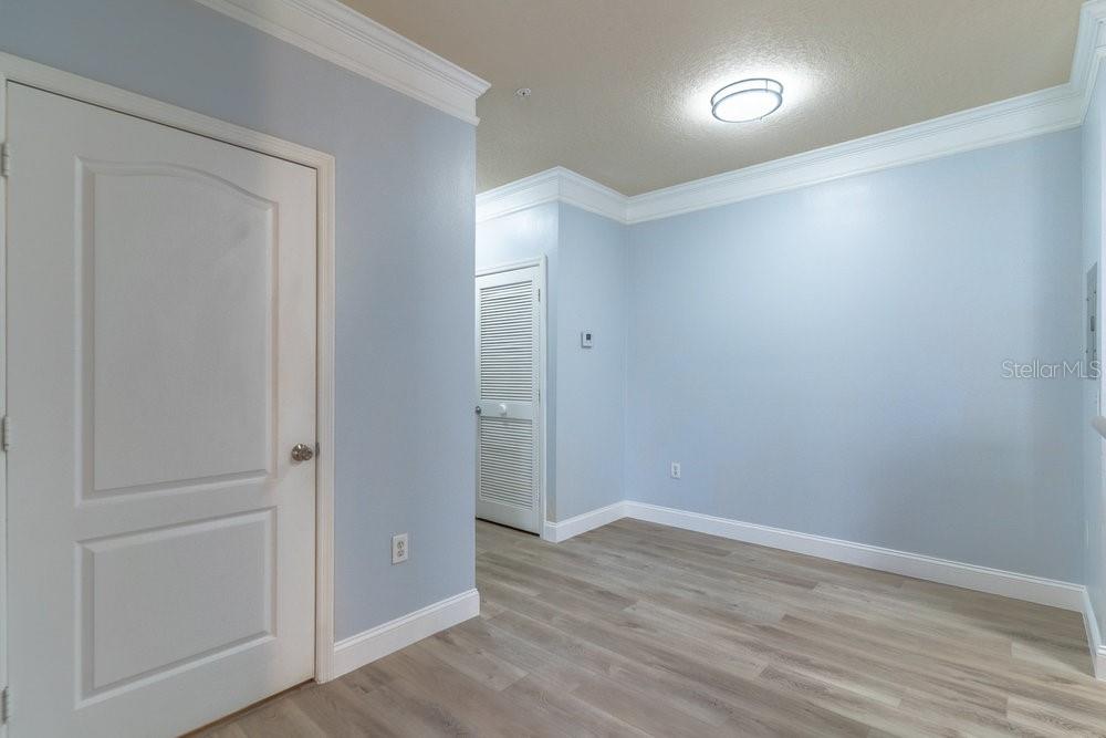 Image 3 of 23 For 8848 Villa View Circle 304