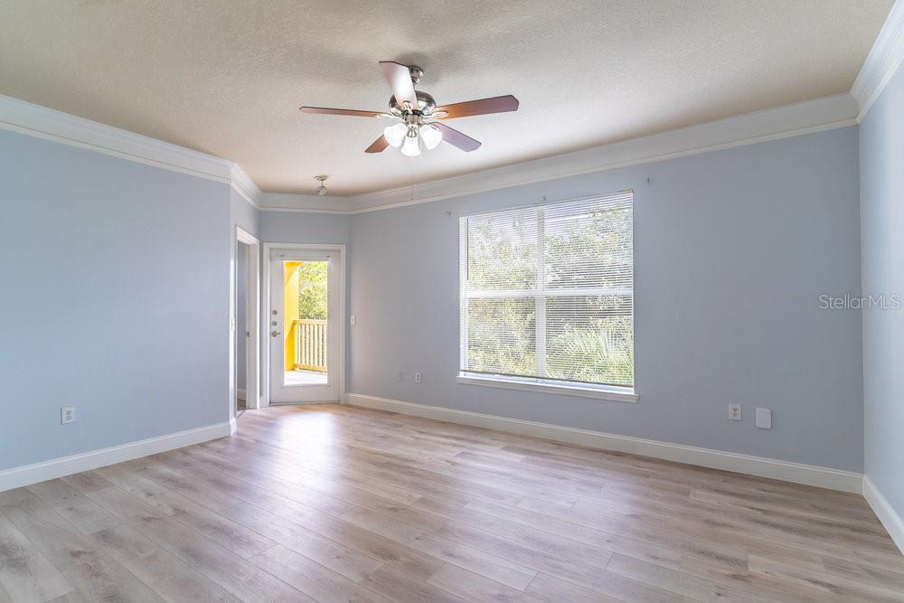 Image 4 of 23 For 8848 Villa View Circle 304