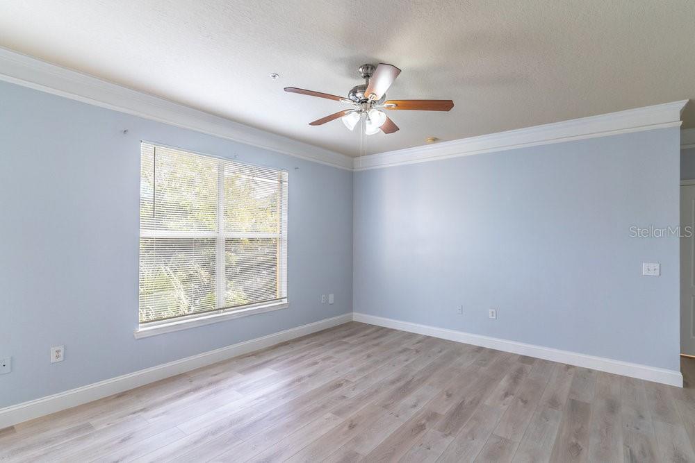 Image 5 of 23 For 8848 Villa View Circle 304