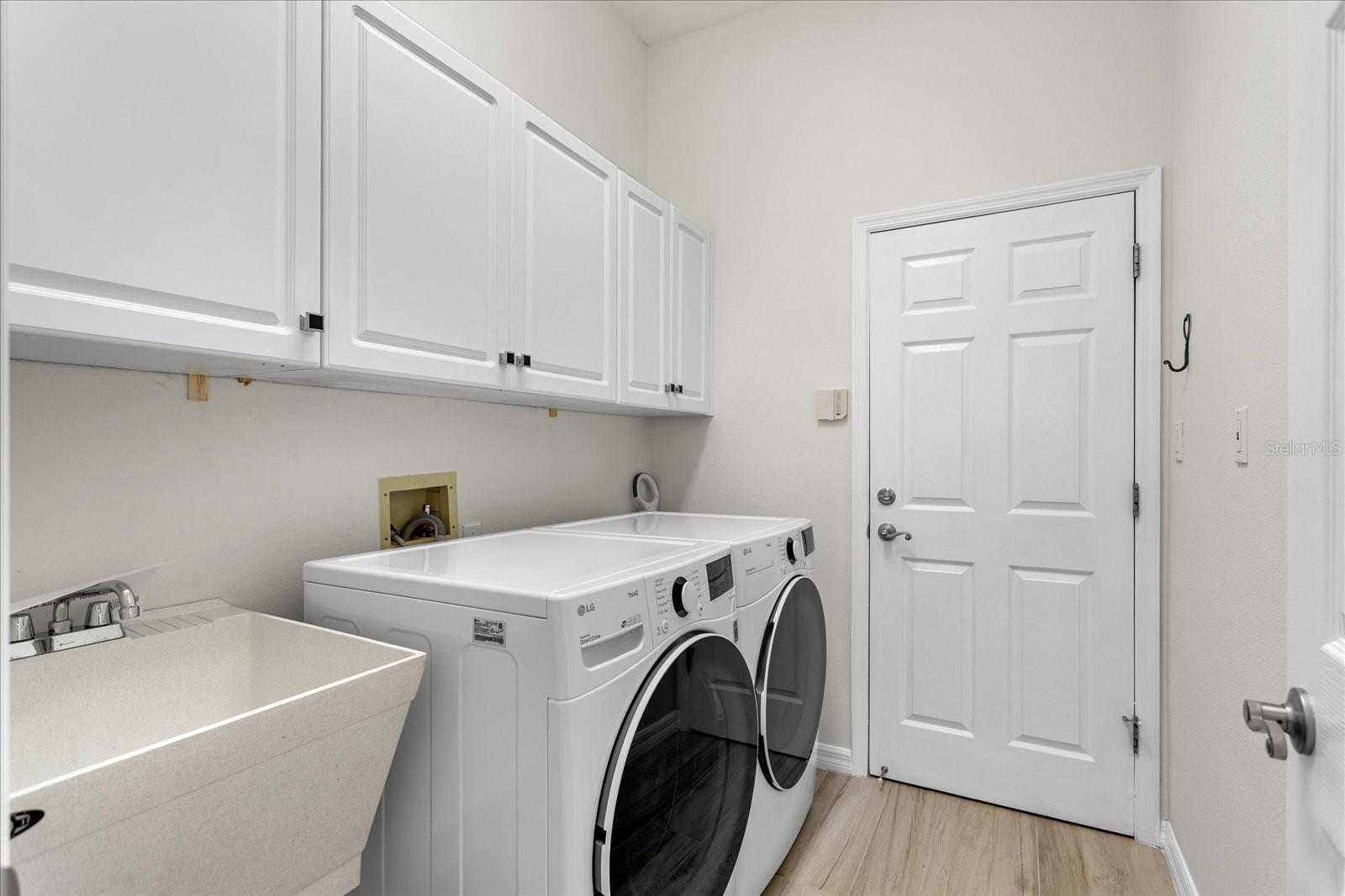 Image 29 of 40 For 1391 Shady Knoll Court