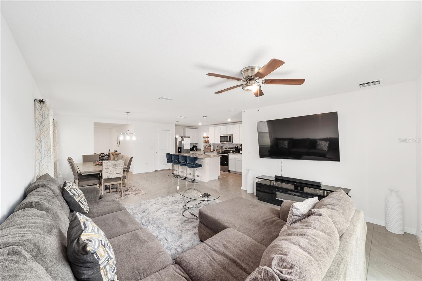 Image 12 of 51 For 8696 46th Avenue