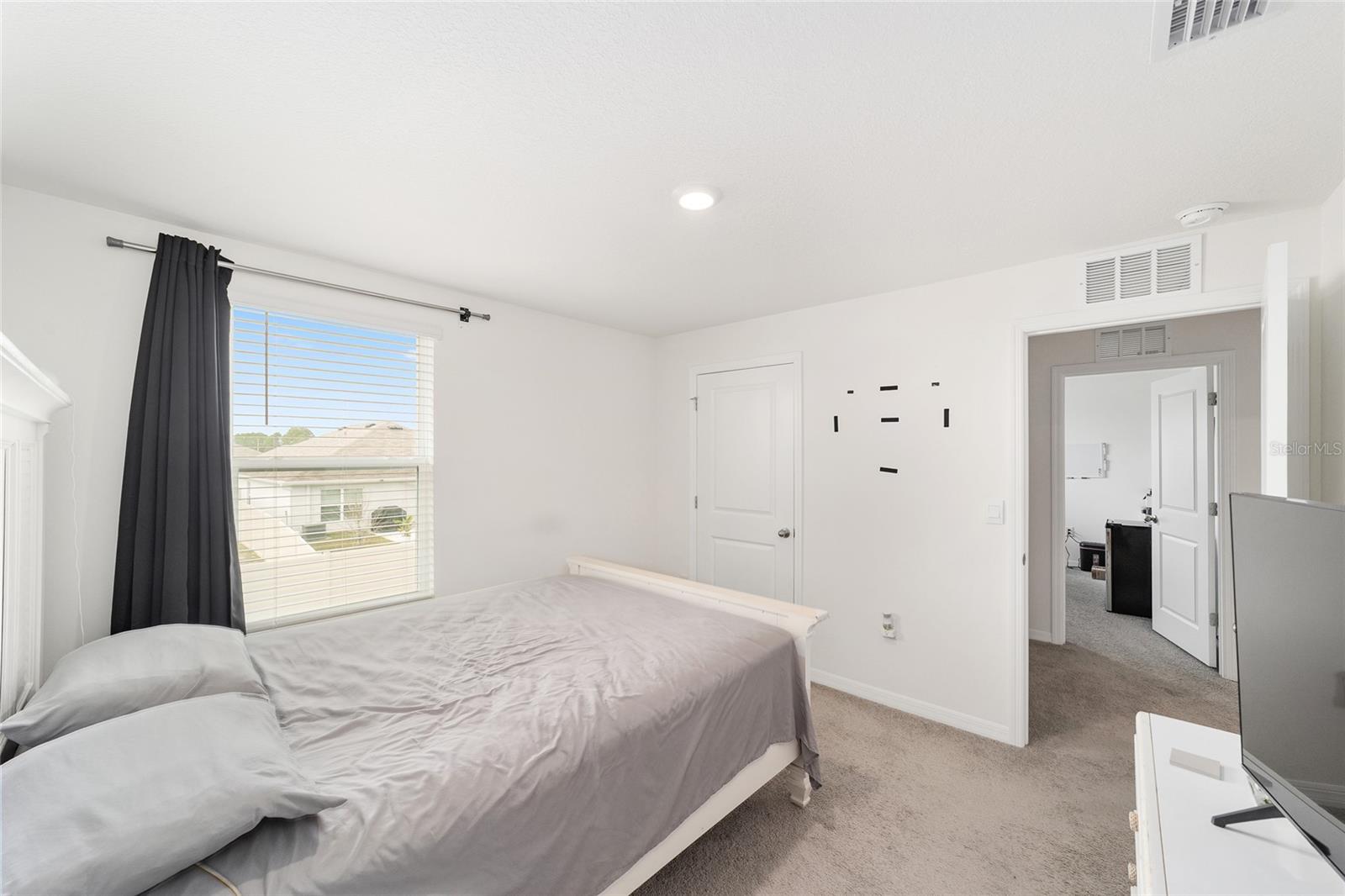 Image 32 of 51 For 8696 46th Avenue