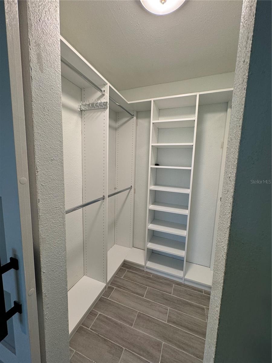 Image 20 of 27 For 4740 Walden Circle 14