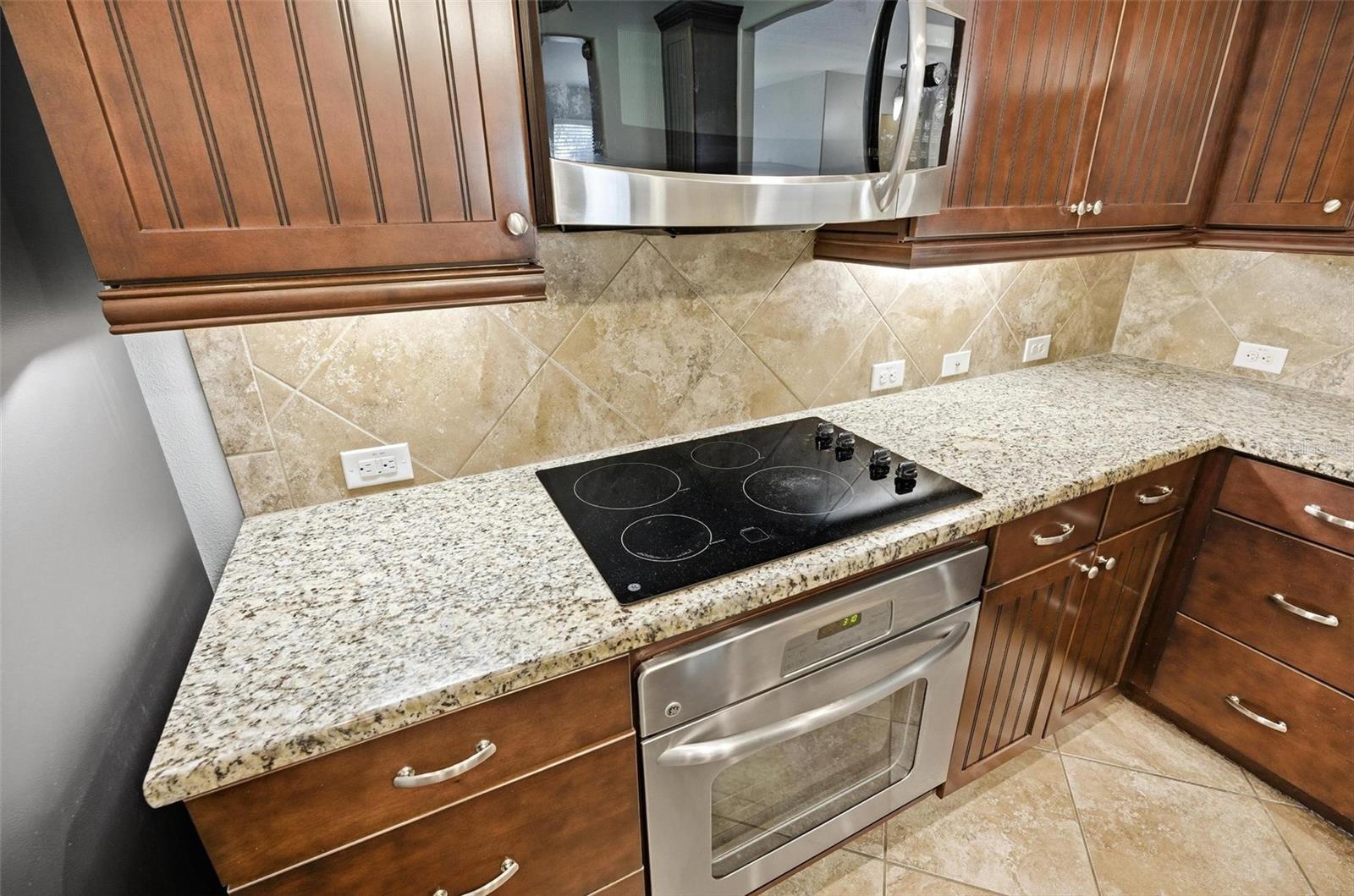 Image 18 of 70 For 1972 Fishtail Fern Way