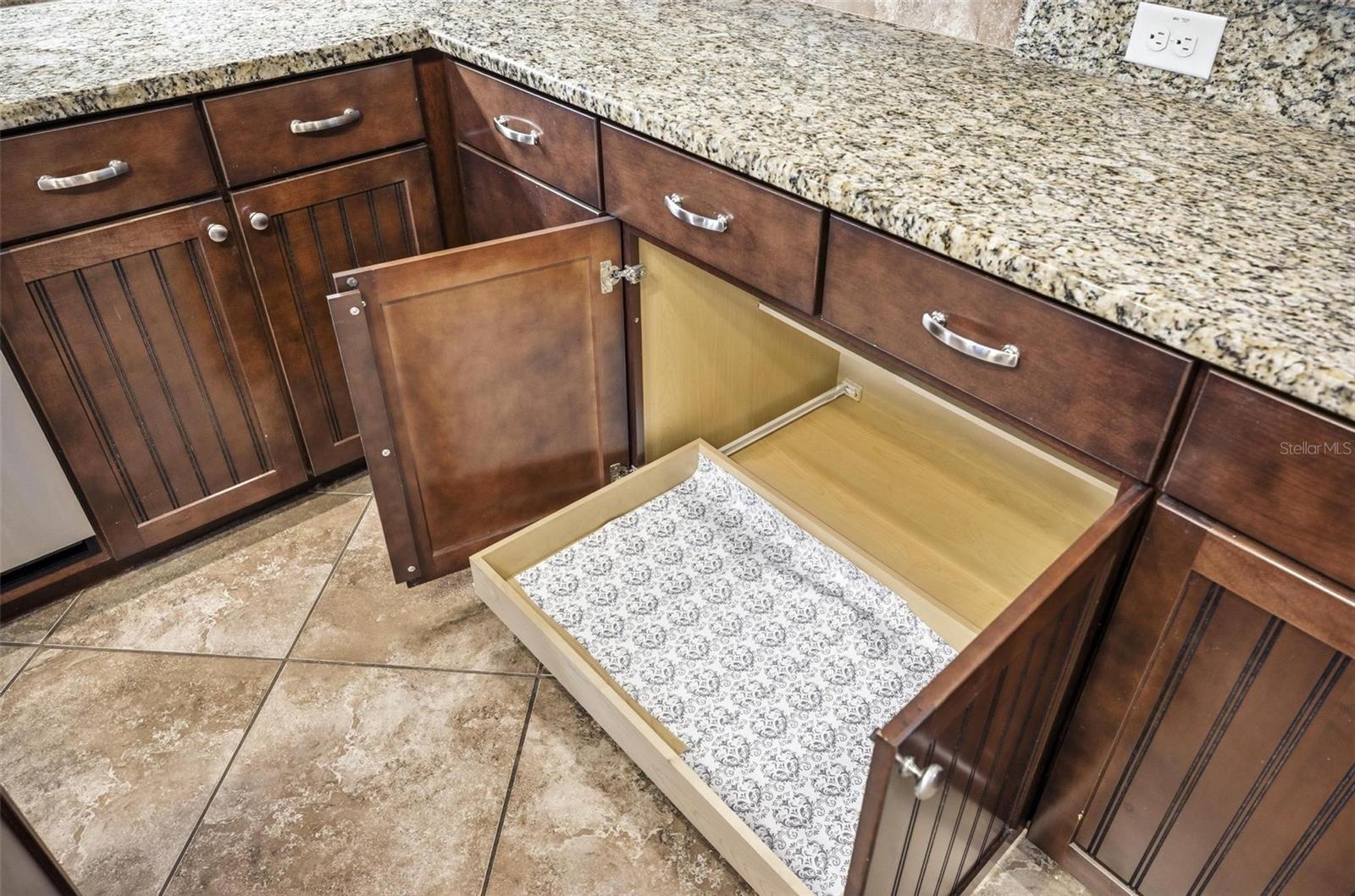 Image 23 of 70 For 1972 Fishtail Fern Way