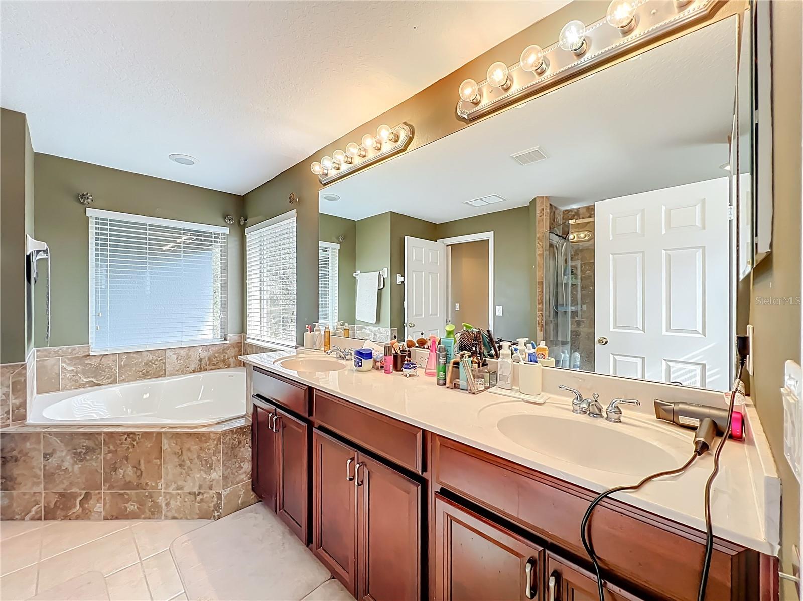 Image 41 of 58 For 1116 Limestone Run