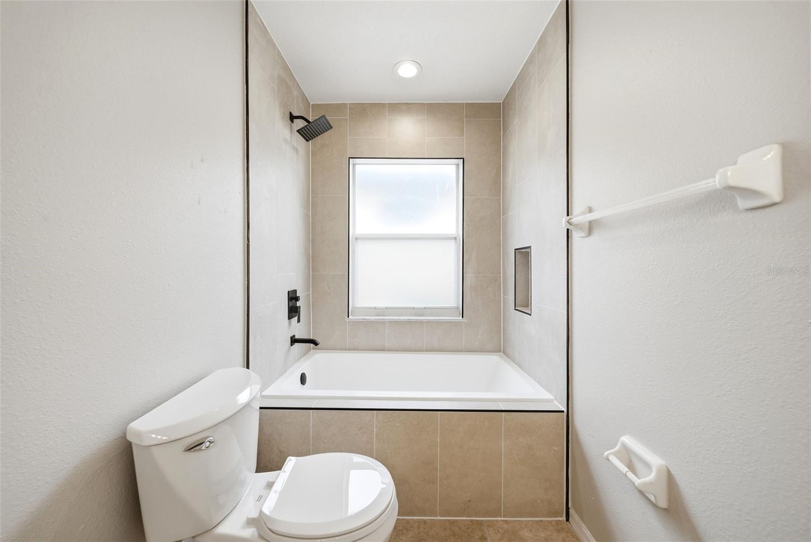 Image 11 of 21 For 245 Hollingshead Loop