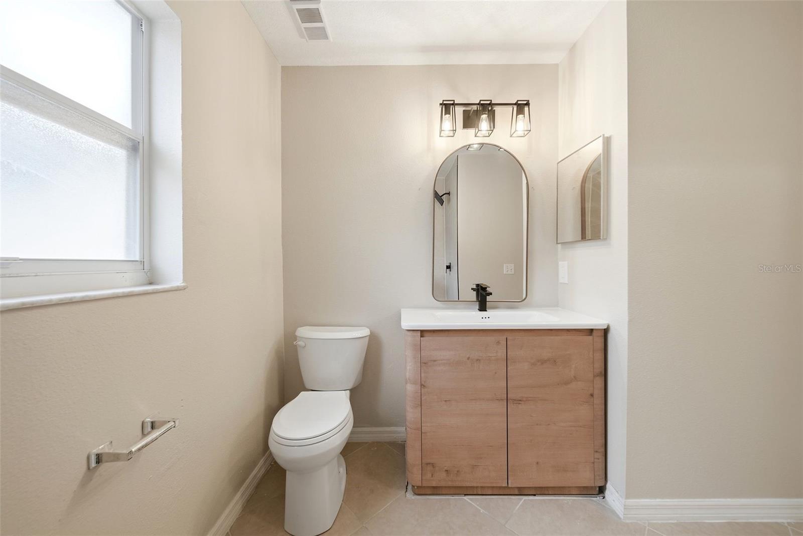 Image 14 of 21 For 245 Hollingshead Loop