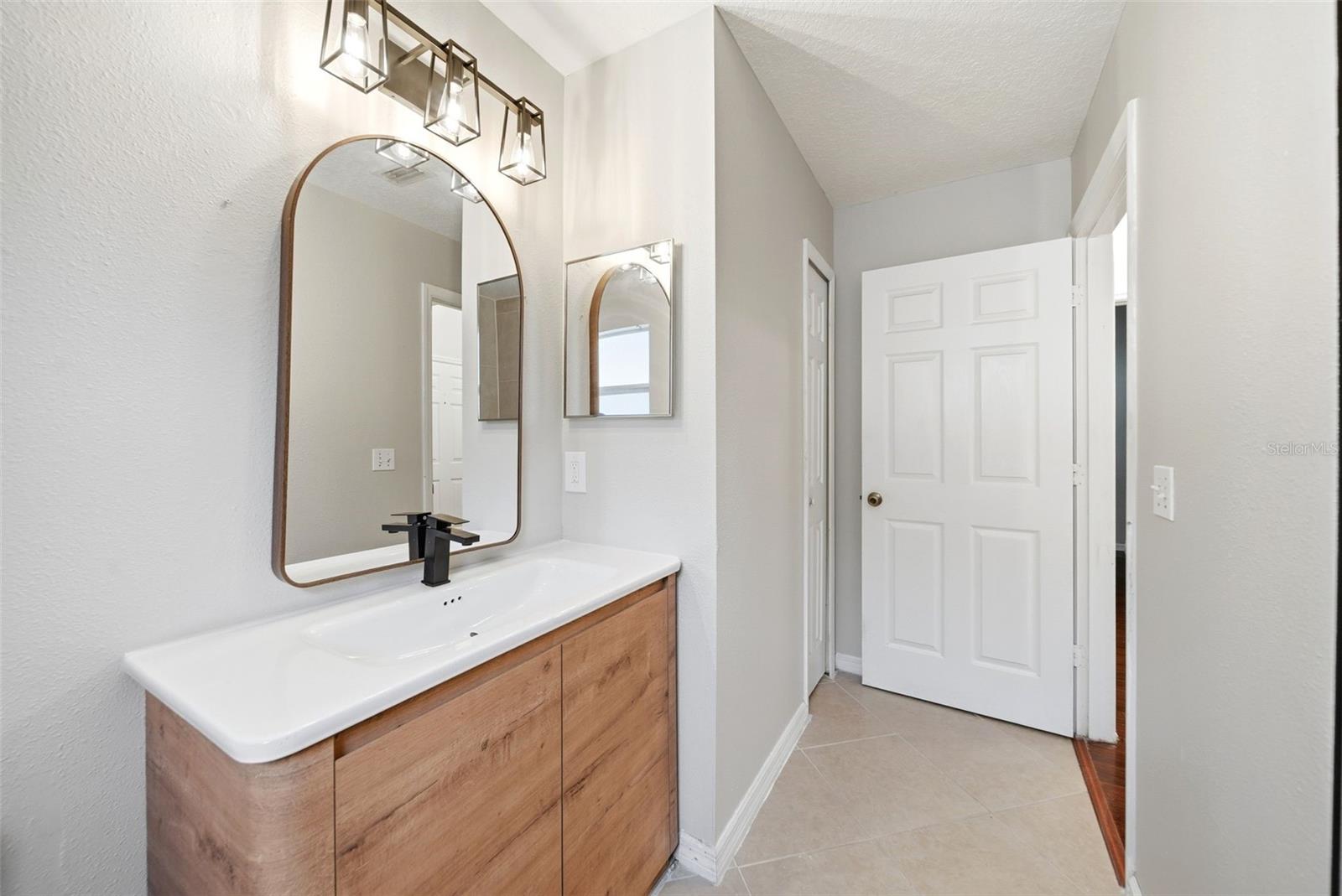 Image 15 of 21 For 245 Hollingshead Loop