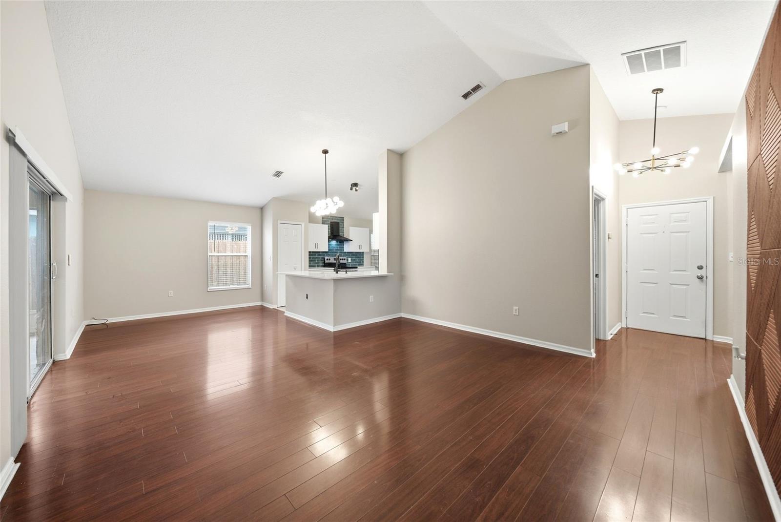 Image 4 of 21 For 245 Hollingshead Loop