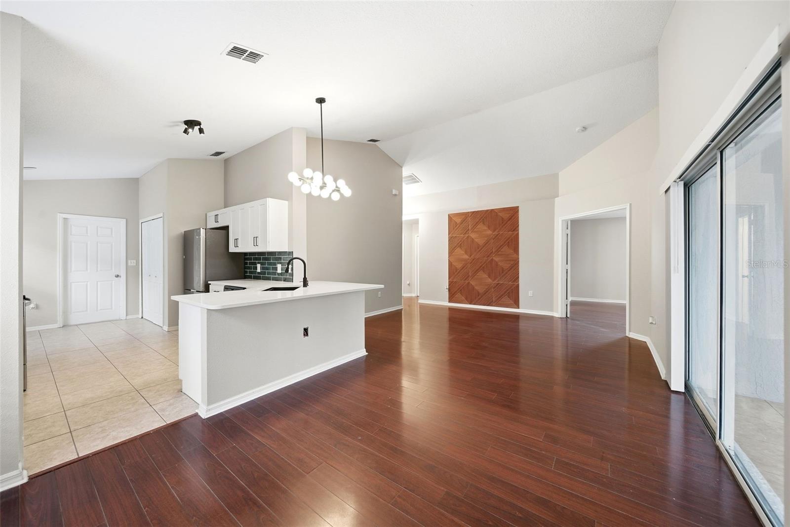 Image 7 of 21 For 245 Hollingshead Loop