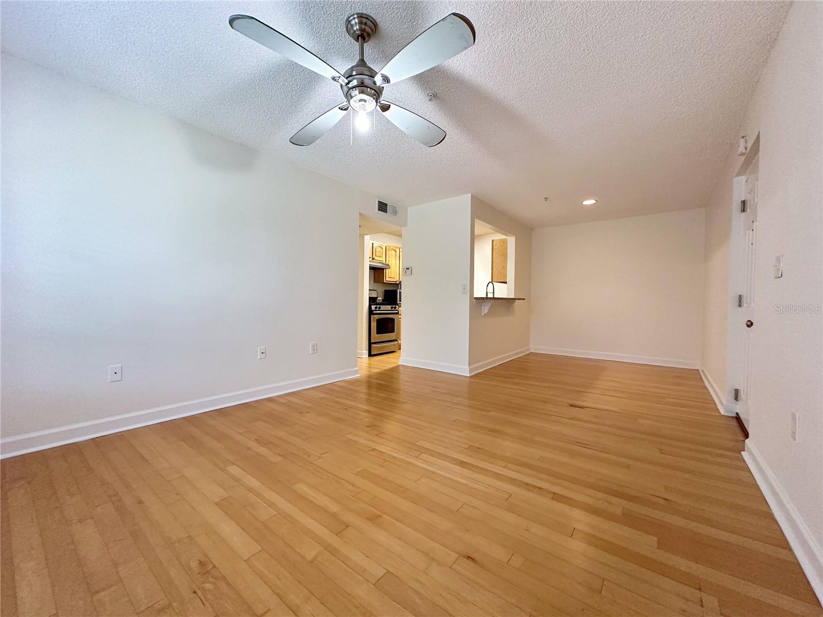 Image 3 of 16 For 2077 Dixie Belle Drive 2077h