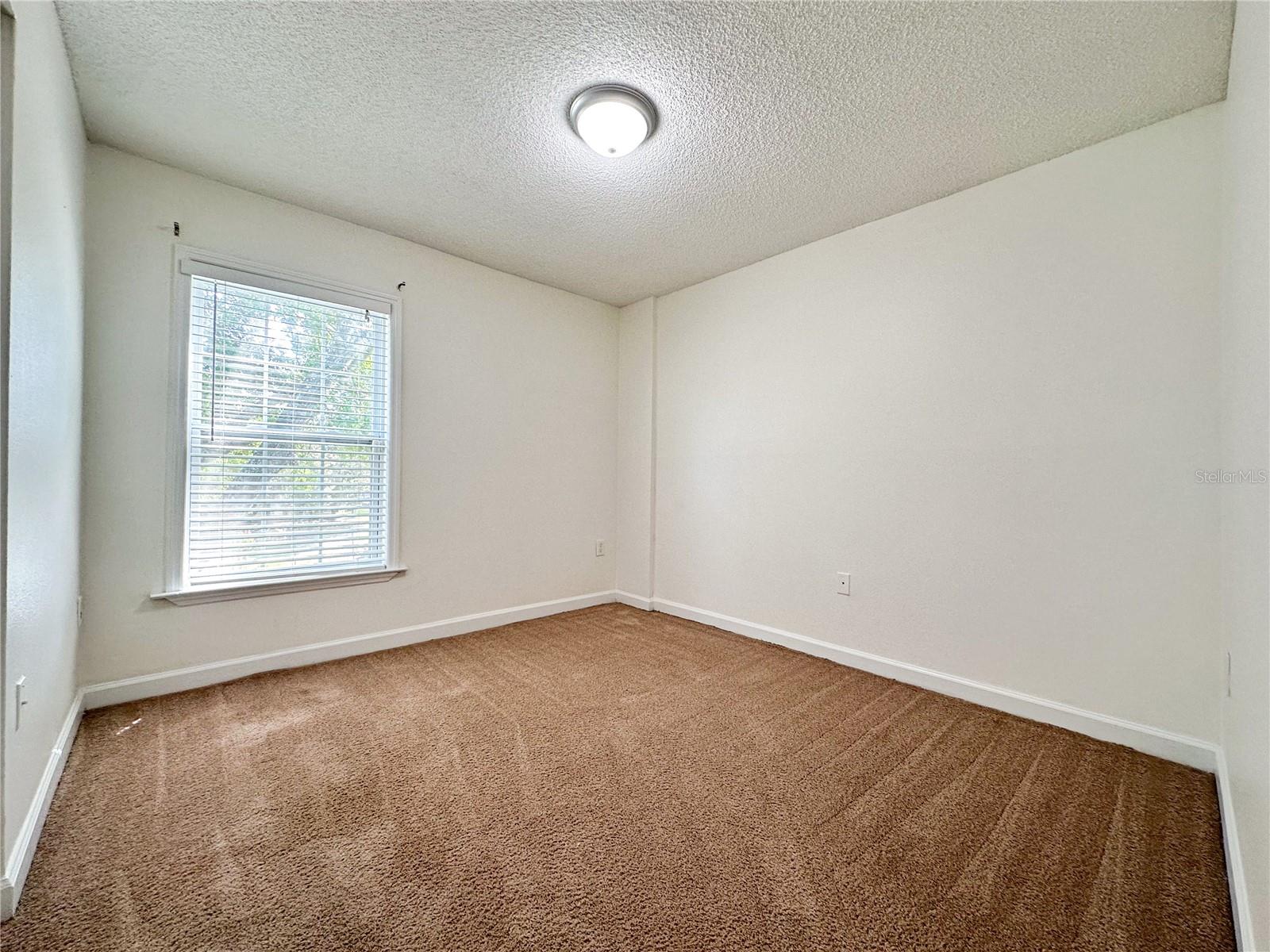 Image 7 of 16 For 2077 Dixie Belle Drive 2077h