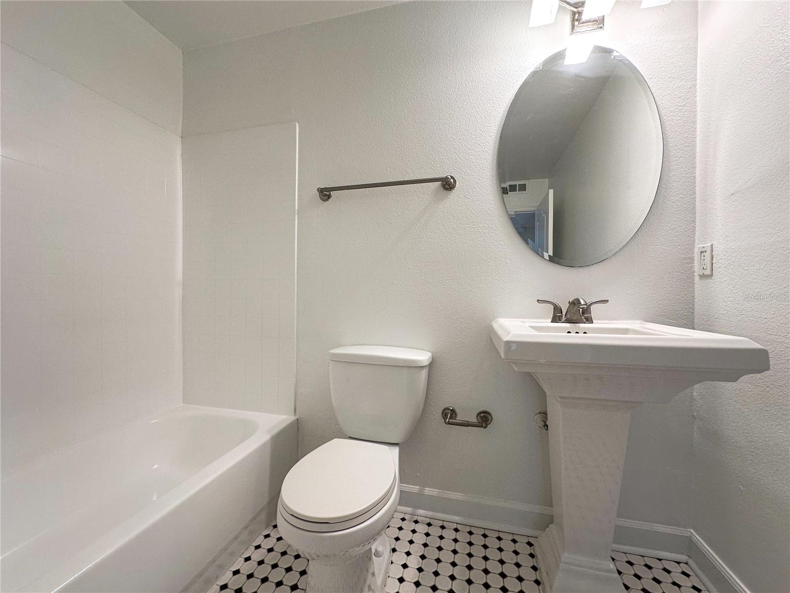 Image 9 of 16 For 2077 Dixie Belle Drive 2077h