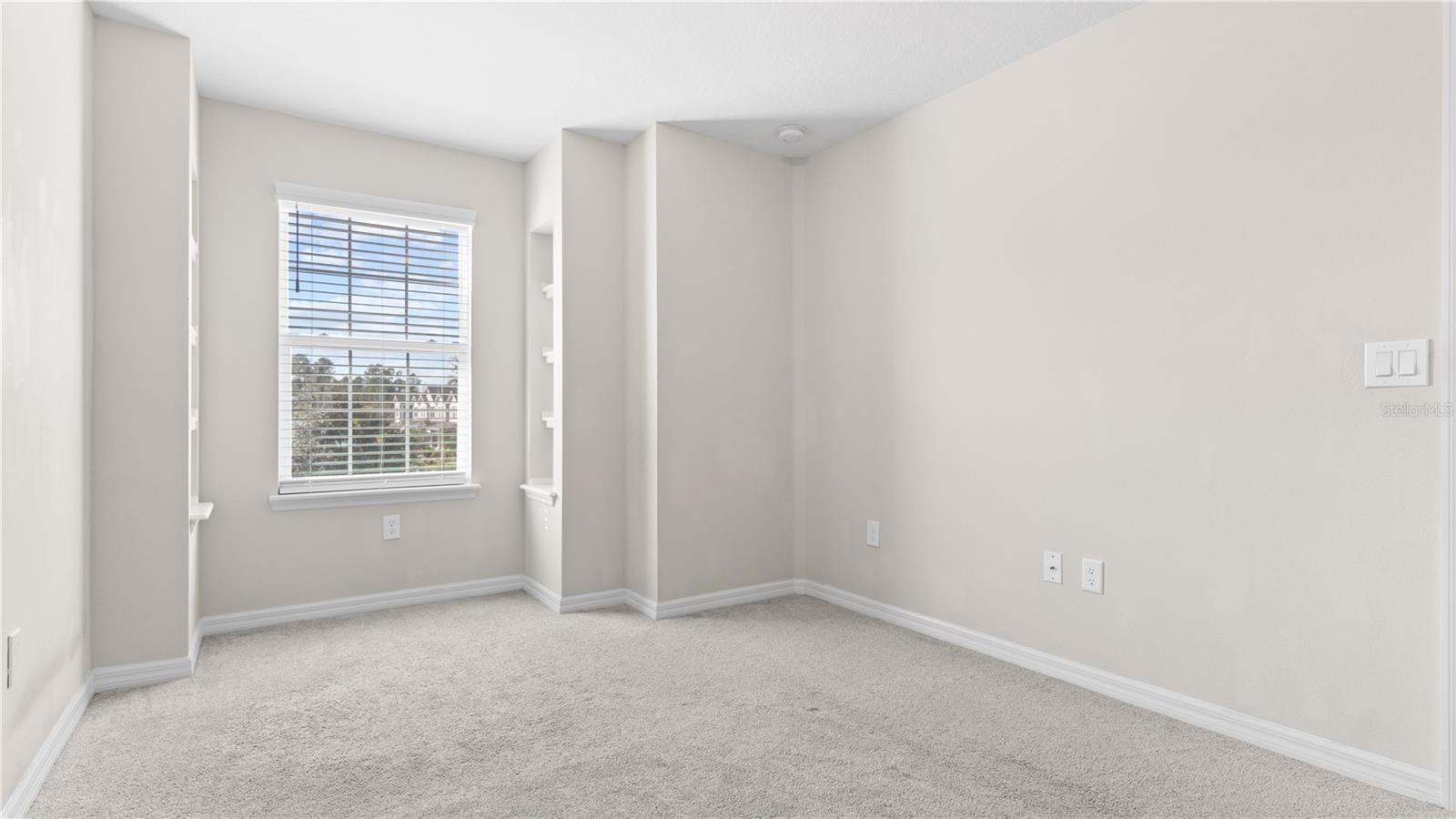 Image 27 of 42 For 13285 Gorgona Isle Drive