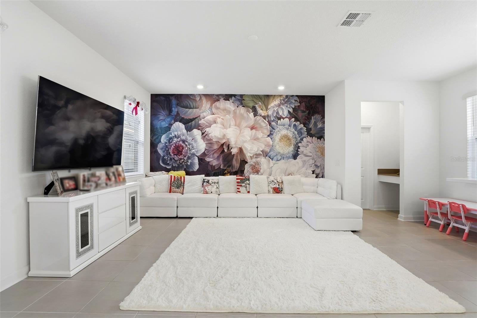 Image 11 of 41 For 9775 Introduction Way