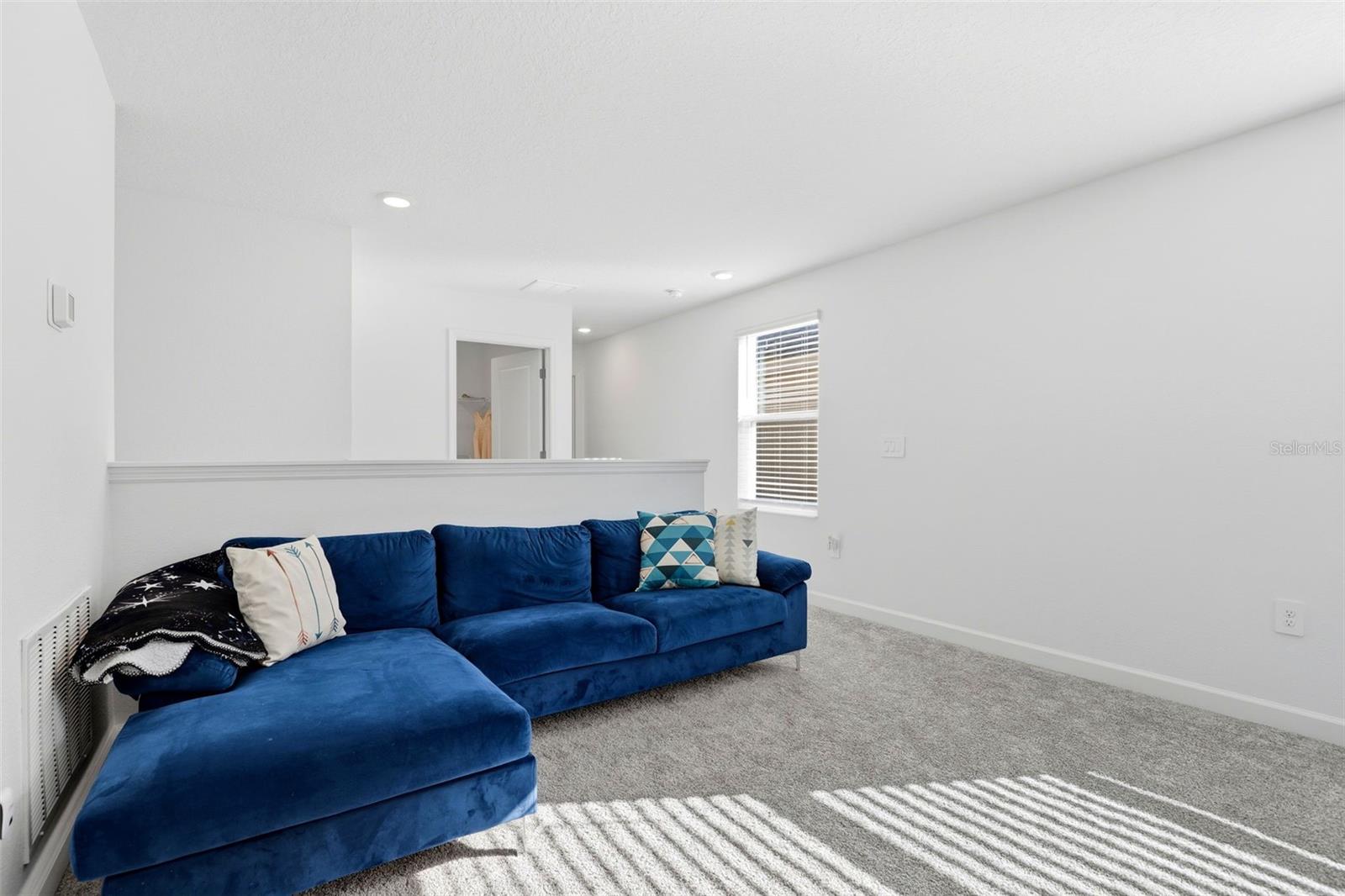 Image 21 of 41 For 9775 Introduction Way