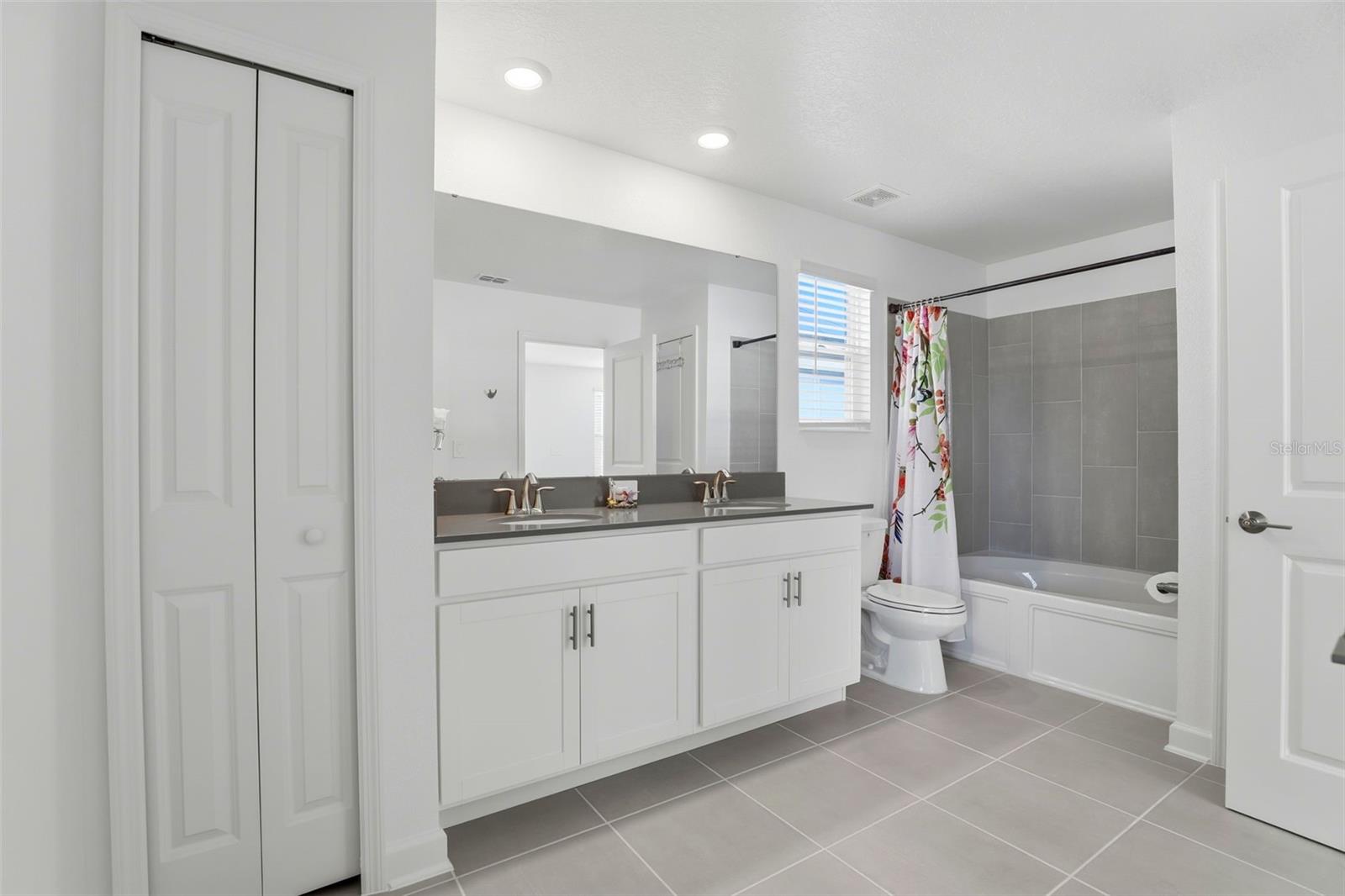 Image 25 of 41 For 9775 Introduction Way