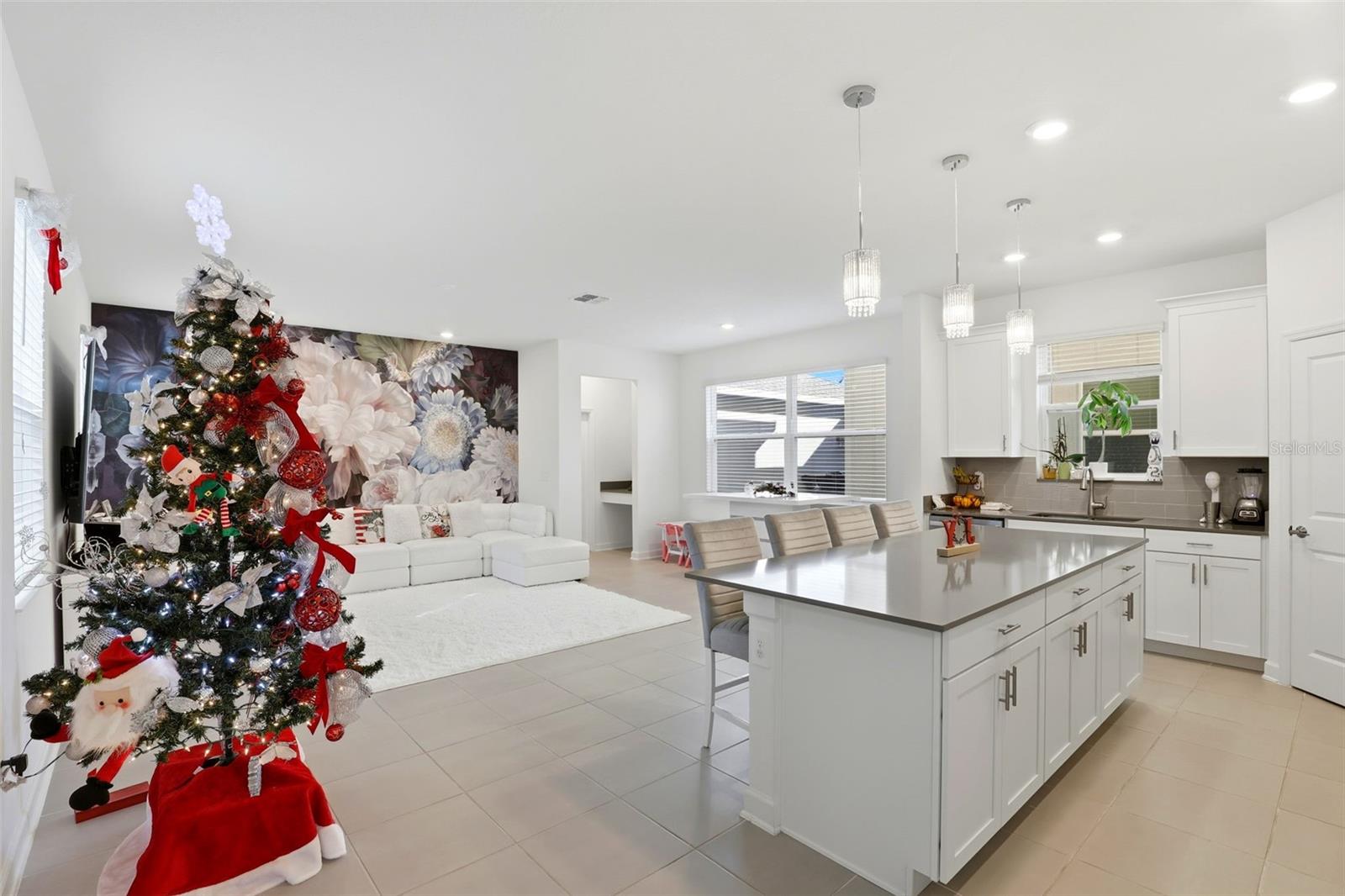 Image 5 of 41 For 9775 Introduction Way