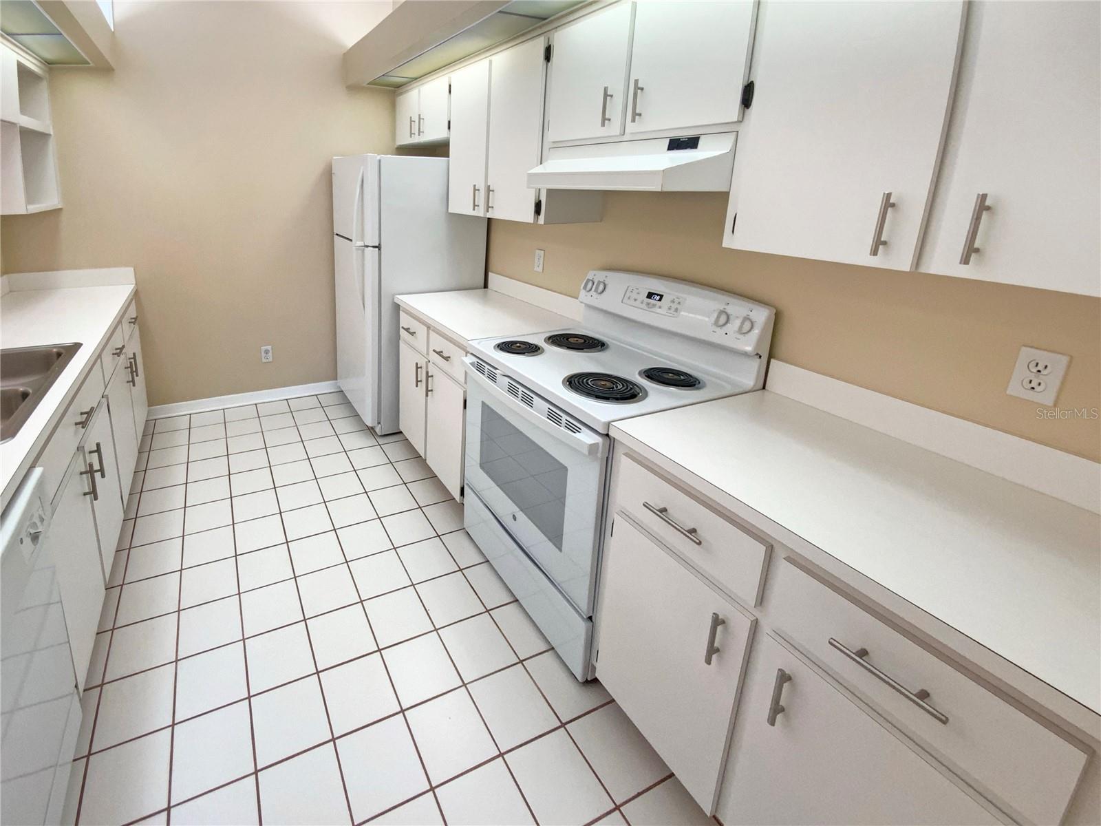 Image 8 of 27 For 2843 Thaxton Drive 32