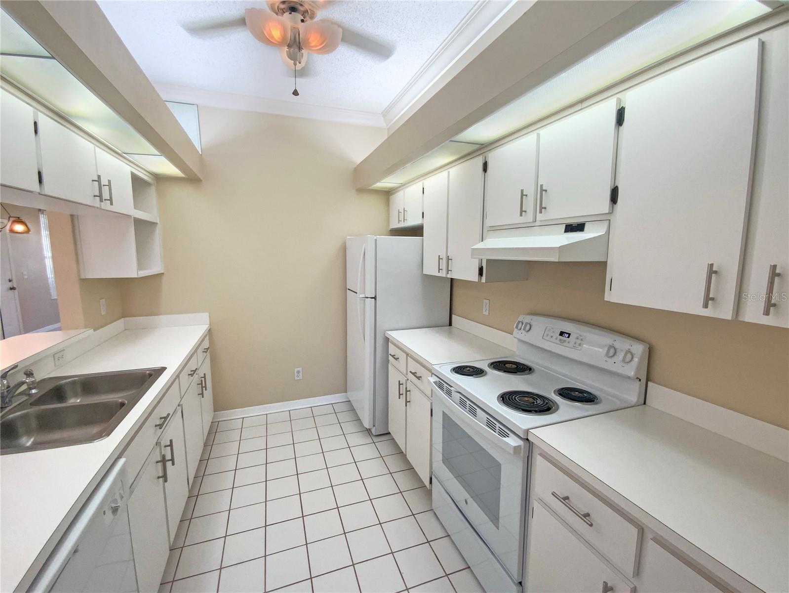 Image 9 of 27 For 2843 Thaxton Drive 32