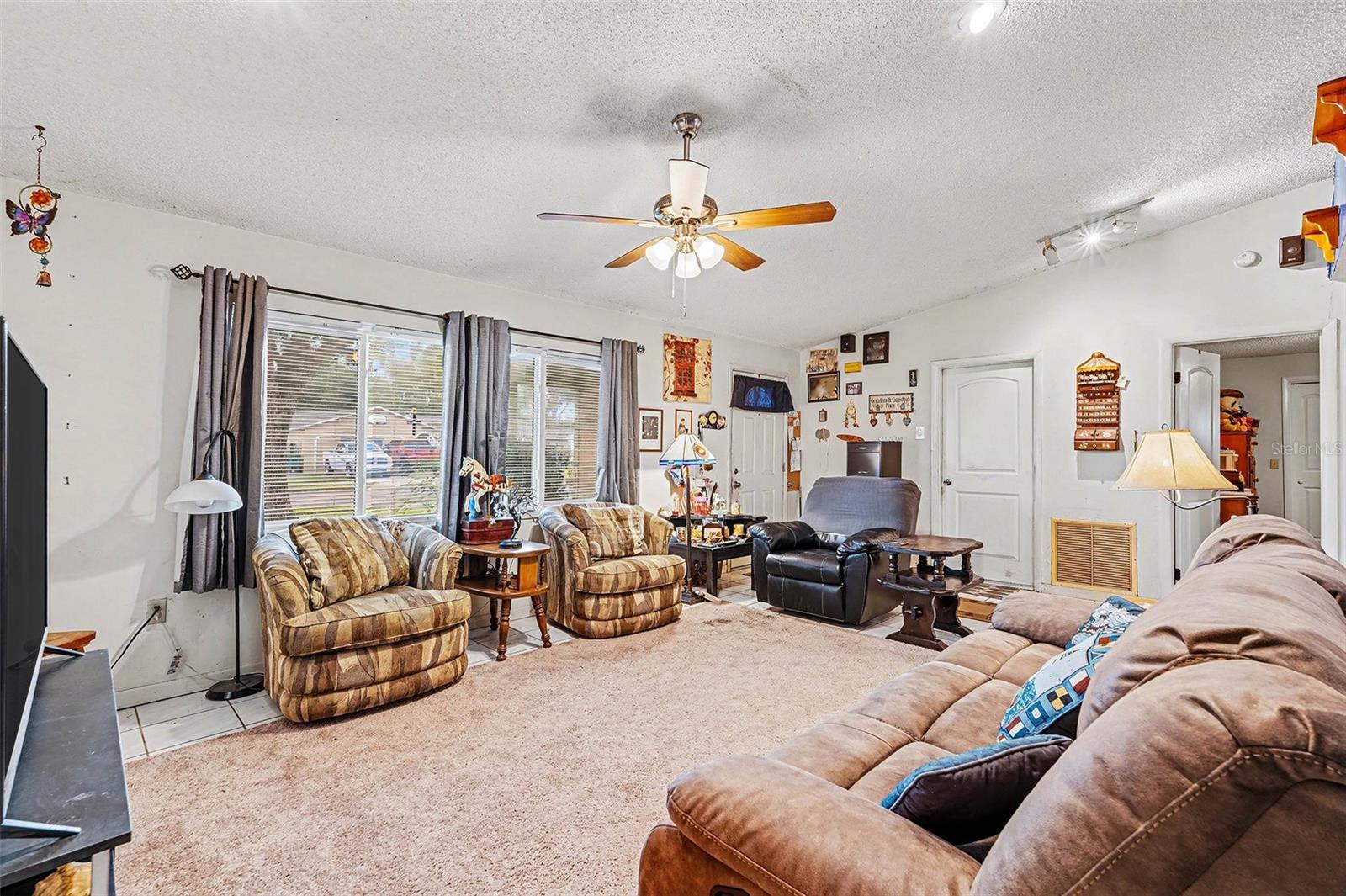 Image 5 of 21 For 3808 Arrowsmith Drive 7